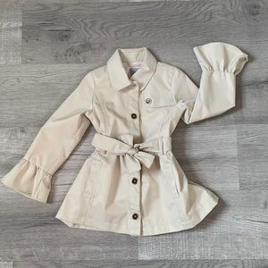 3T Tahari button up jacket with flutter sleeves. Tan.